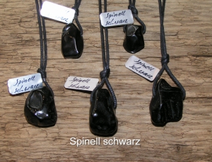 Spinell-schwarz